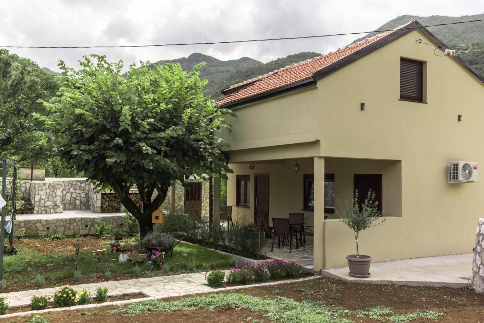 Aria Apartment Cetinje Exterior photo